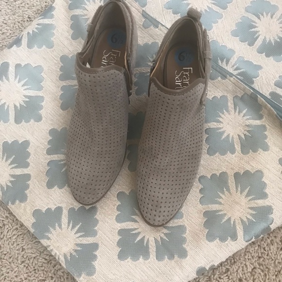 Light gray suede Franco Sarto booties - Picture 1 of 3
